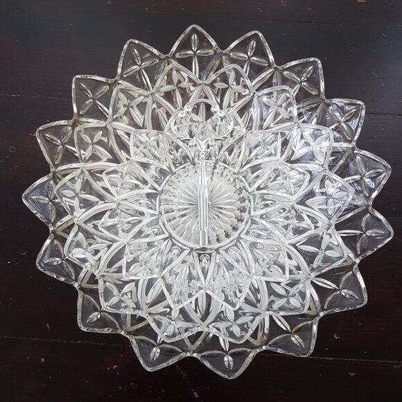 Hand Crafted 3 Tier Federal Glass Petal Flower Cake Stand Tea Party Fruit Bowl - Picture 8 of 14